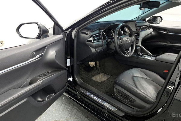 2023 Toyota Camry с пробегом 13 356 км