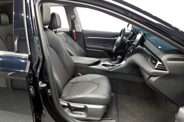 2023 Toyota Camry с пробегом 13 356 км