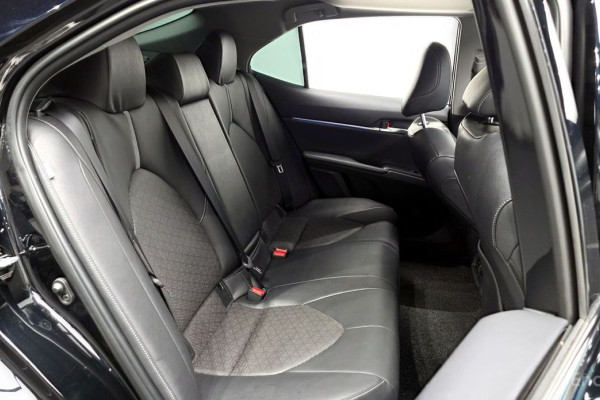 2023 Toyota Camry с пробегом 13 356 км