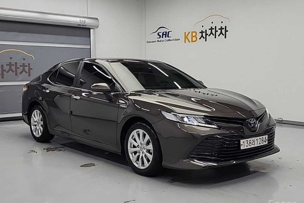 2021 Toyota Camry с пробегом 62 738 км