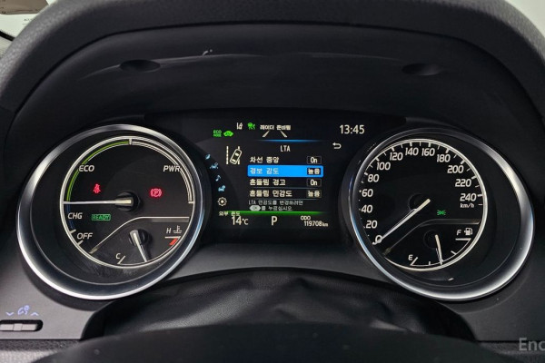 2022 Toyota Camry с пробегом 119 708 км