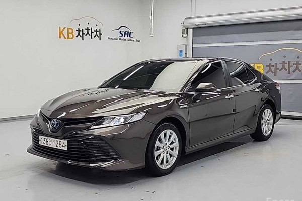 2021 Toyota Camry с пробегом 62 738 км