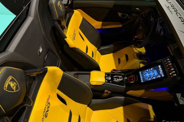 2023 Lamborghini Huracán с пробегом 9 300 км