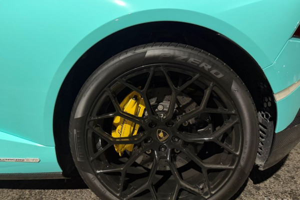 2023 Lamborghini Huracán с пробегом 9 300 км