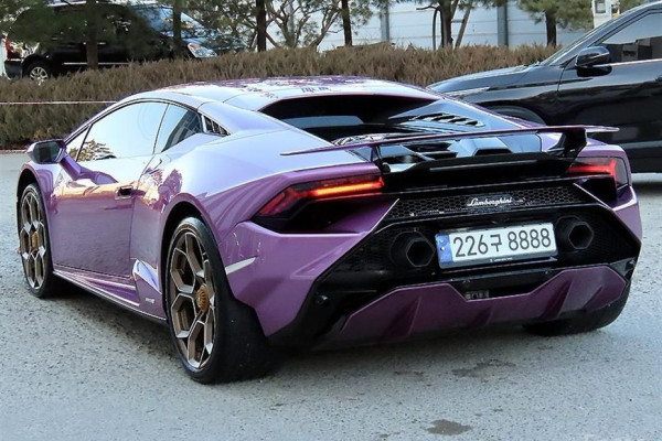 2023 Lamborghini Huracán с пробегом 8 043 км