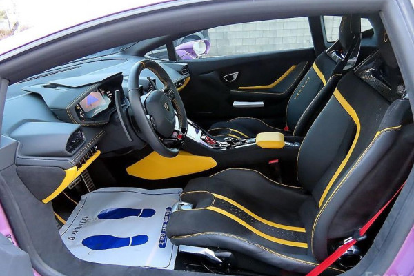 2023 Lamborghini Huracán с пробегом 8 043 км