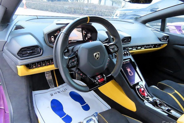2023 Lamborghini Huracán с пробегом 8 043 км