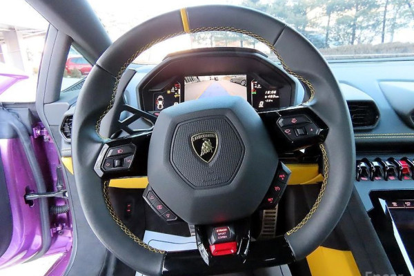 2023 Lamborghini Huracán с пробегом 8 043 км