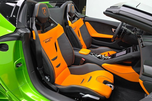 2023 Lamborghini Huracán с пробегом 2 127 км