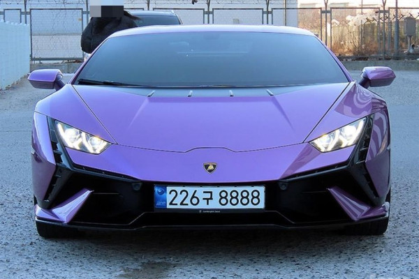 2023 Lamborghini Huracán с пробегом 8 043 км