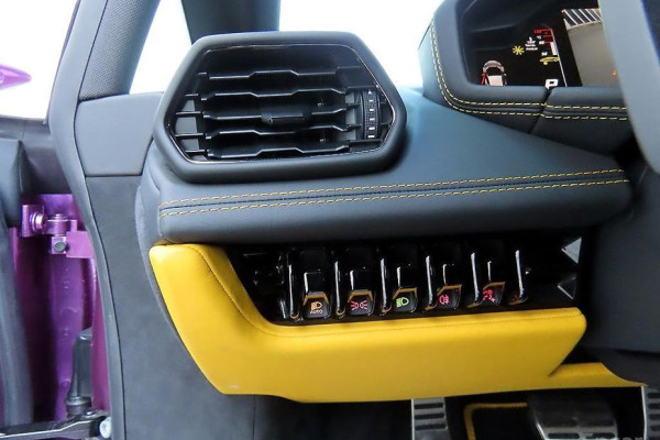 2023 Lamborghini Huracán с пробегом 8 043 км