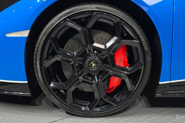 2023 Lamborghini Huracán с пробегом 562 км