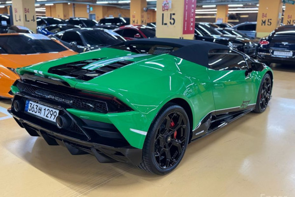 2023 Lamborghini Huracán с пробегом 60 км