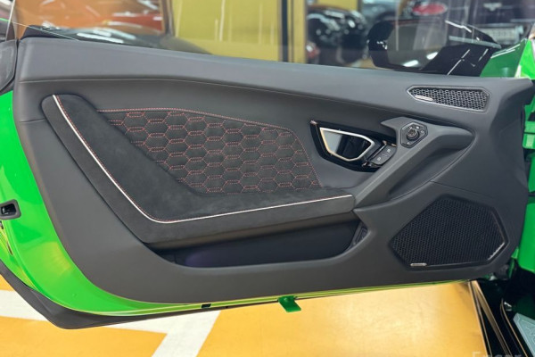 2023 Lamborghini Huracán с пробегом 60 км