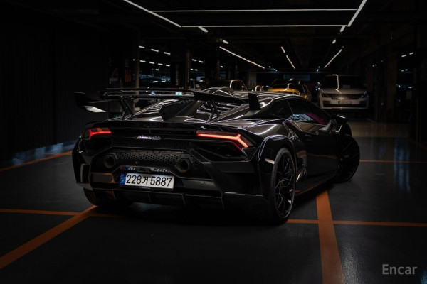 2023 Lamborghini Huracán с пробегом 9 092 км