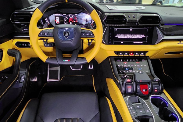 2025 Lamborghini Urus с пробегом 51 км