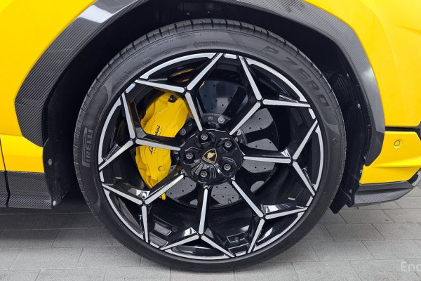 2023 Lamborghini Urus с пробегом 4 500 км