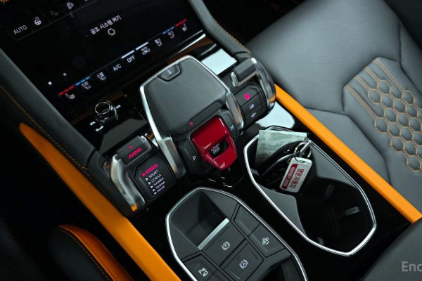 2025 Lamborghini Urus с пробегом 2 611 км