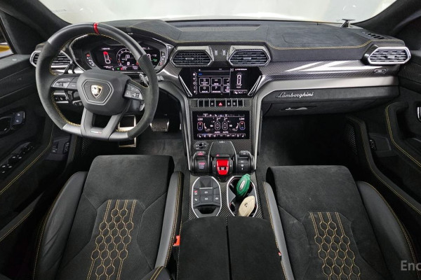 2023 Lamborghini Urus с пробегом 4 500 км