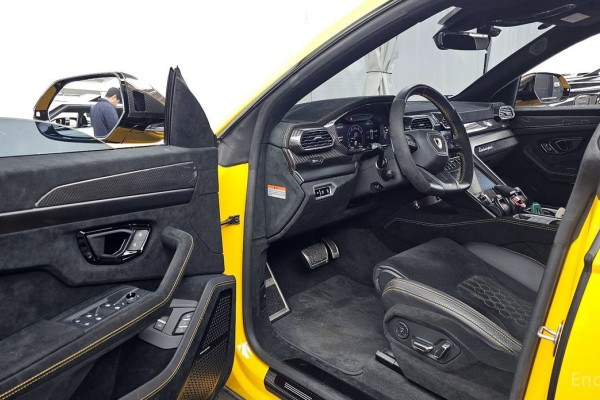 2023 Lamborghini Urus с пробегом 4 500 км