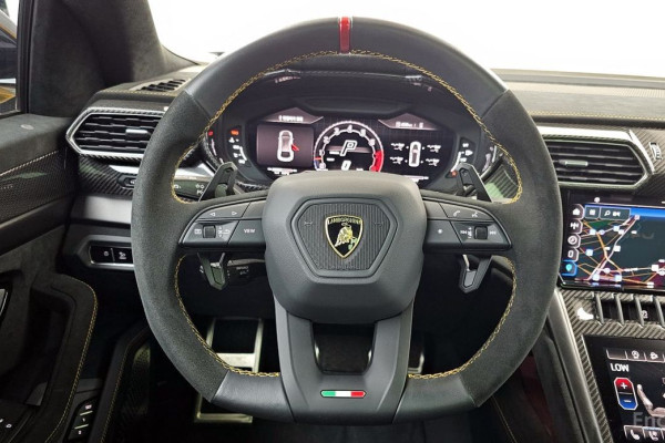 2023 Lamborghini Urus с пробегом 4 500 км