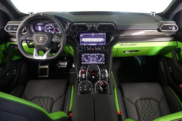 2024 Lamborghini Urus с пробегом 9 000 км