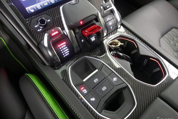 2024 Lamborghini Urus с пробегом 9 000 км