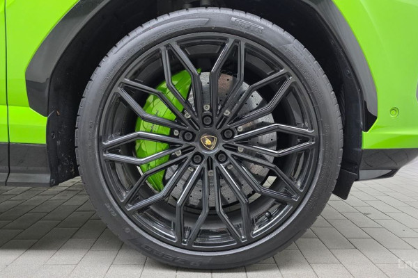 2025 Lamborghini Urus с пробегом 1 384 км