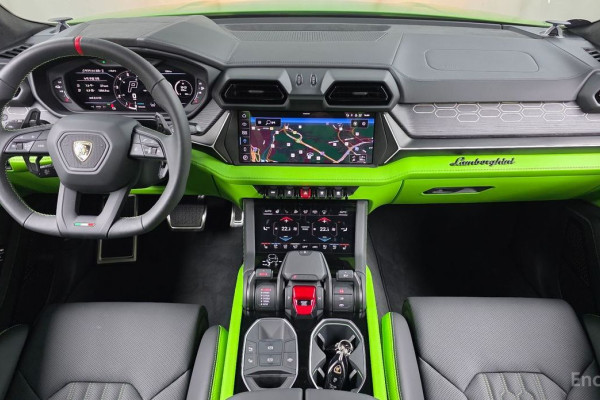 2025 Lamborghini Urus с пробегом 1 384 км