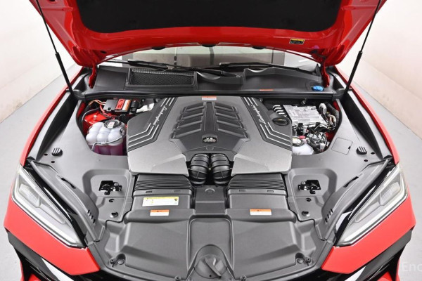 2025 Lamborghini Urus с пробегом 49 км