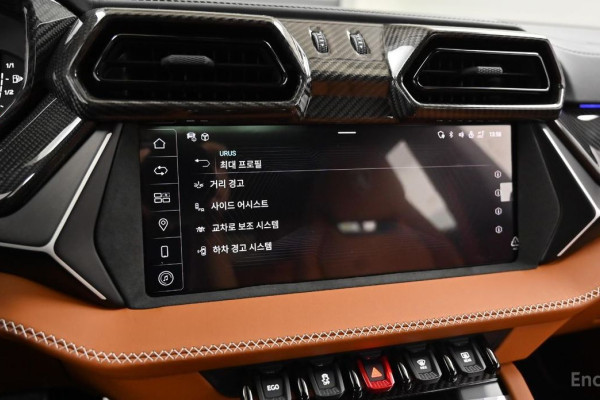 2025 Lamborghini Urus с пробегом 49 км