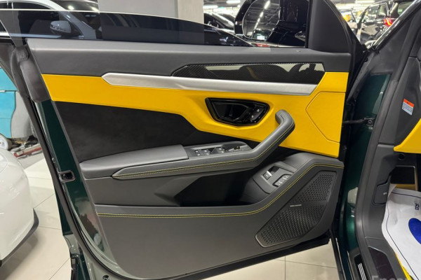 2024 Lamborghini Urus с пробегом 6 500 км