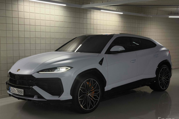 2025 Lamborghini Urus с пробегом 76 км