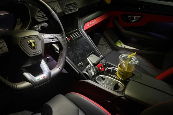 2023 Lamborghini Urus с пробегом 8 977 км