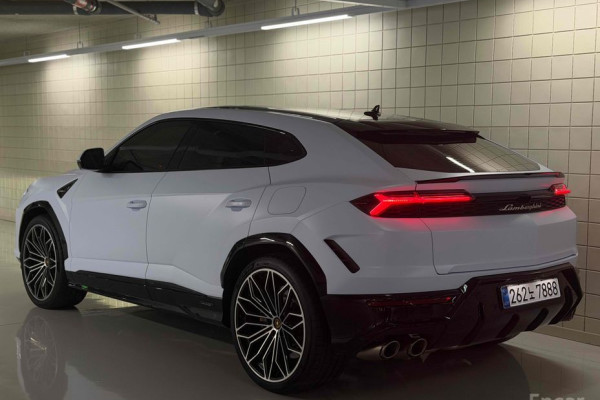 2025 Lamborghini Urus с пробегом 76 км