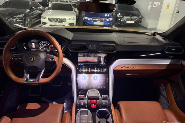 2022 Lamborghini Urus с пробегом 35 882 км