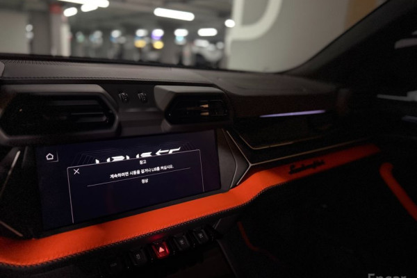 2025 Lamborghini Urus с пробегом 76 км