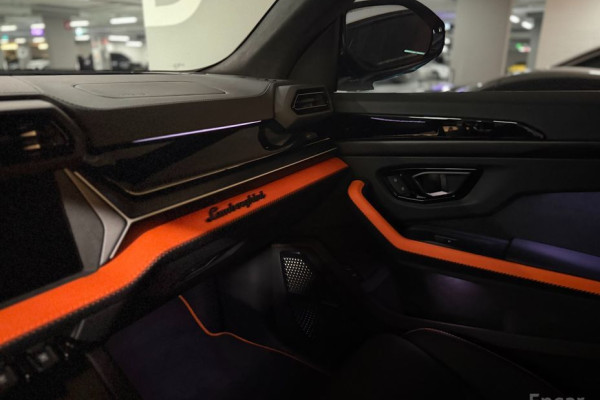 2025 Lamborghini Urus с пробегом 76 км