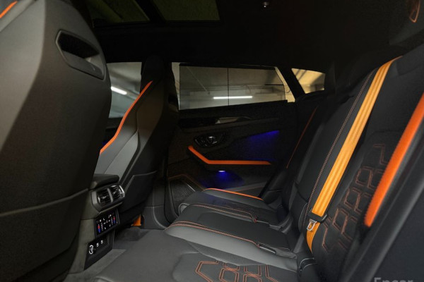 2025 Lamborghini Urus с пробегом 76 км