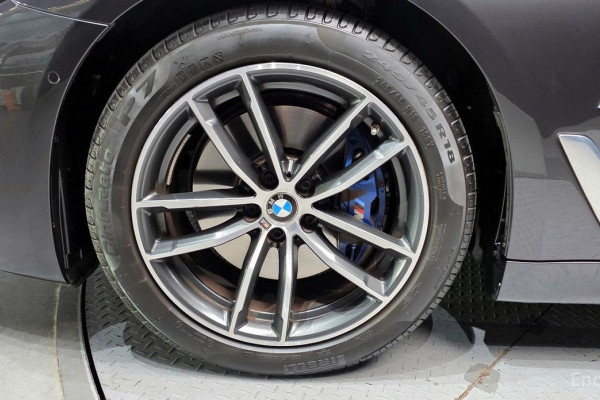 2023 BMW 5 серии с пробегом 28 469 км