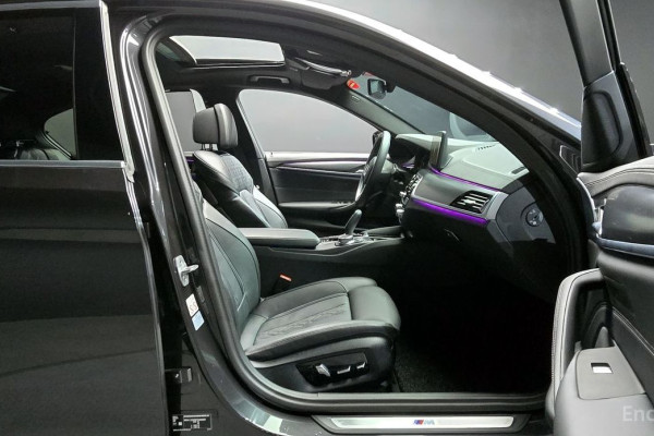 2023 BMW 5 серии с пробегом 28 469 км