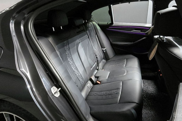 2023 BMW 5 серии с пробегом 28 469 км