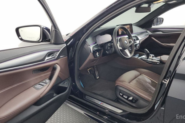 2023 BMW 5 серии с пробегом 29 208 км