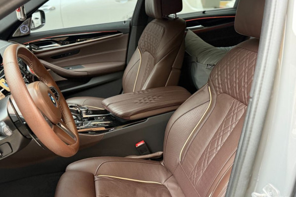 2022 BMW 5 серии с пробегом 56 000 км