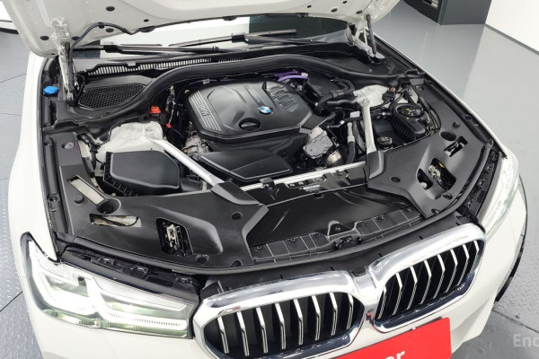 2023 BMW 5 серии с пробегом 68 988 км