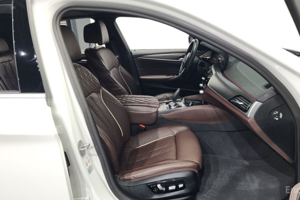 2023 BMW 5 серии с пробегом 68 988 км