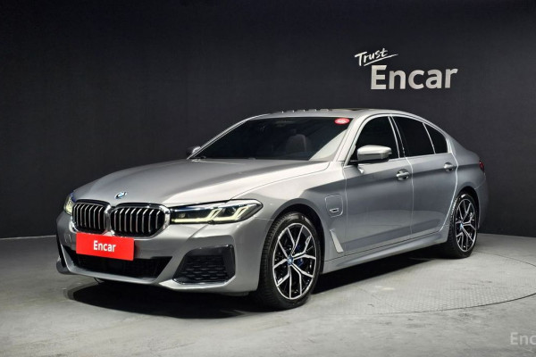 2022 BMW 5 серии с пробегом 30 327 км