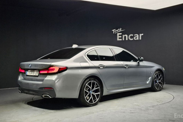 2022 BMW 5 серии с пробегом 30 327 км