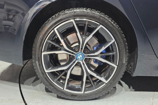 2023 BMW 5 серии с пробегом 42 643 км