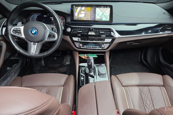 2023 BMW 5 серии с пробегом 42 643 км